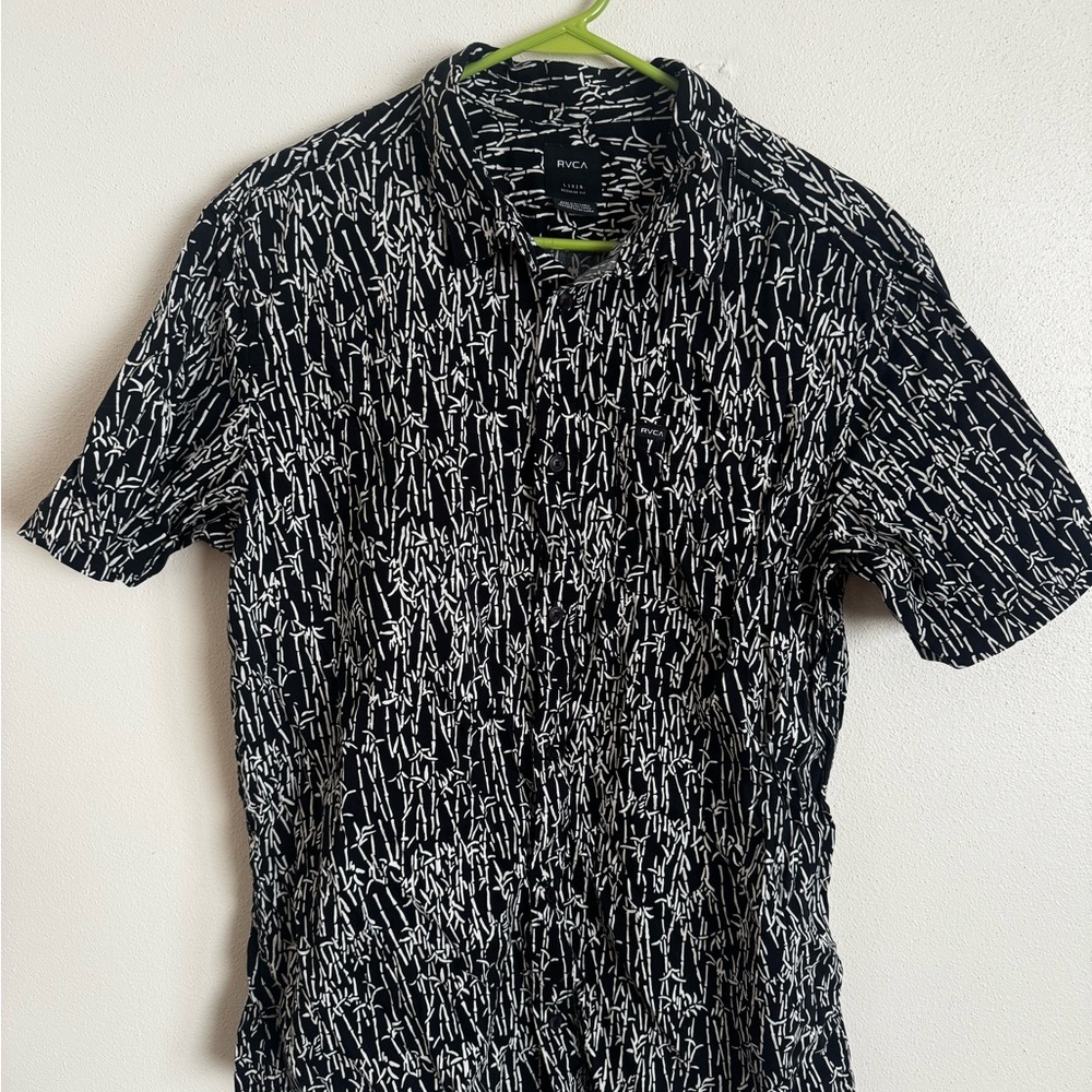 RVCA Abstract Black and White Button Down Shirt Short Sleeve Bamboo Pattern